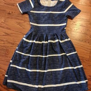 Lularoe amelia size small